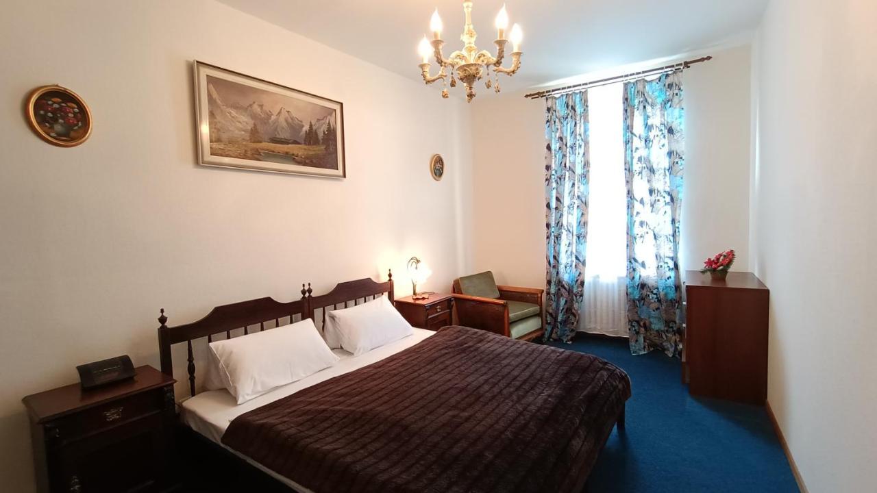Apartments Stubsi With Colonnade View Karlovy Vary Esterno foto